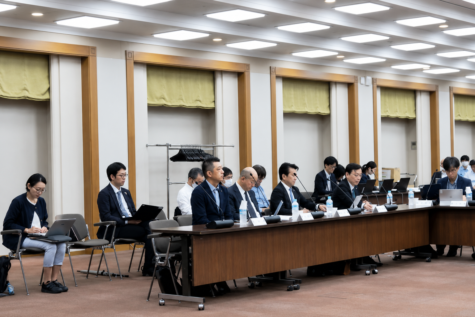 医療保険改革法が成立──OTC類似薬・高額療養費・マイナ保険証